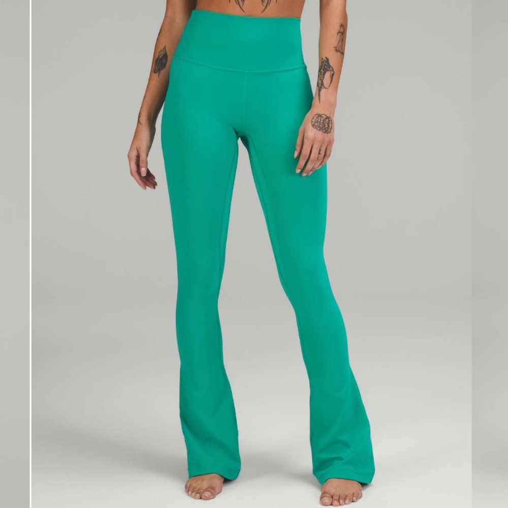 Lululemon Align High-Rise Mini-Flared
Pant - Maldives Green